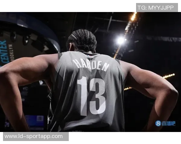 克尼佩尔第四节发力稍晚13投5中贡献14分4篮板3助攻三分球命中率不佳 克尼佩尔第四节发力稍晚13投5中贡献14分4篮板3助攻三分球命中率不佳