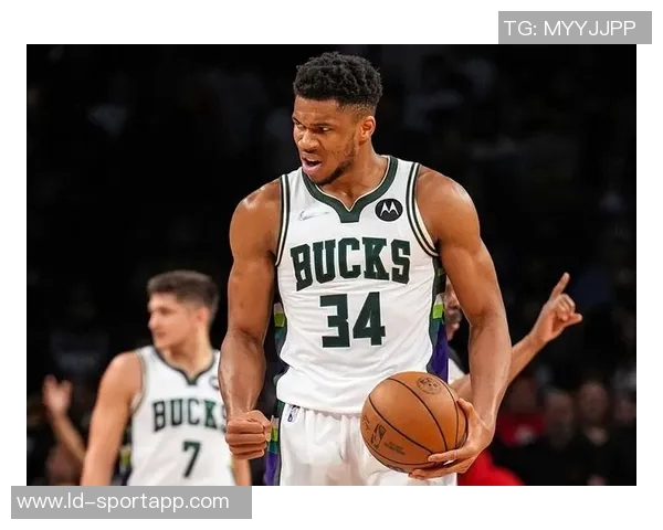 萨尔面对字母哥压力巨大10投5中贡献10分12篮板3助攻表现平平 萨尔面对字母哥压力巨大10投5中贡献10分12篮板3助攻表现平平