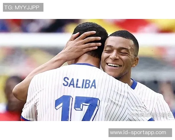 法国队首发预测：姆巴佩领衔锋线埃基蒂克与萨利巴等人出战