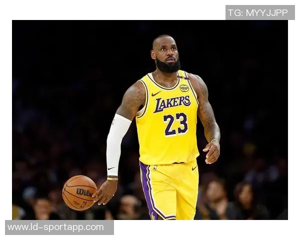 詹姆斯对湖人新赛季开局充满期待Shams透露他对球队的兴奋之情