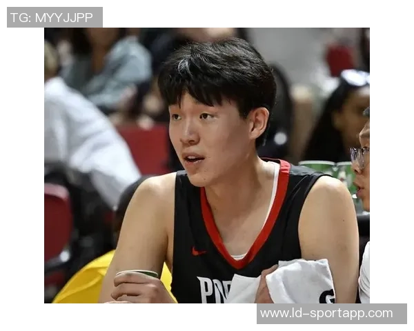 杨瀚森三分球初投命中后勇敢出手但命中率仍需提升