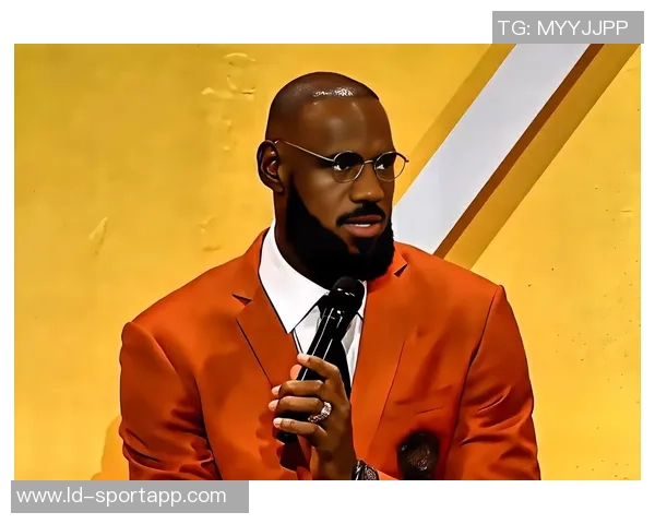 老詹再度引发争议球迷热议其吸引眼球的手段与库里三度胜利的背后原因